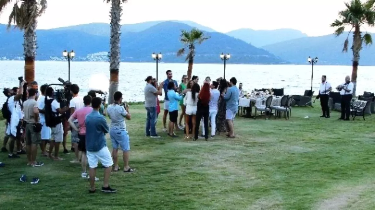 Ziynet Sali, Ada Kapatıp Klip Çekti