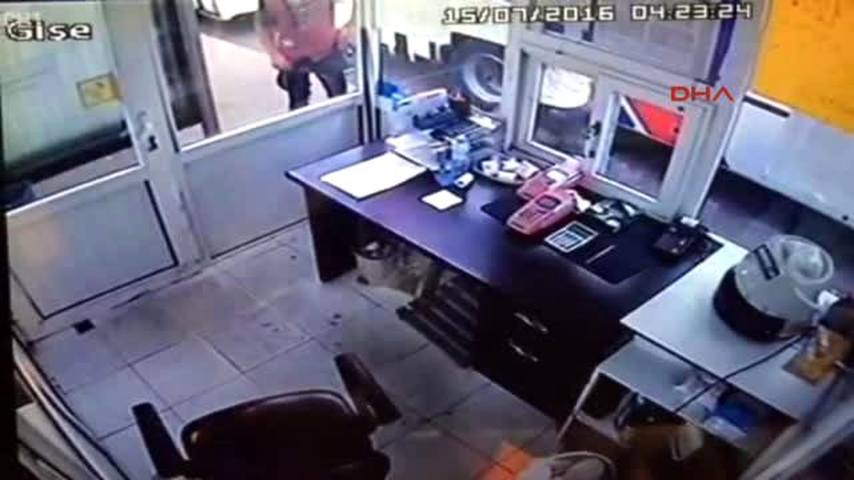Zonguldak 22 Halk Otobüsü ve Bilet Gişesini Soydular