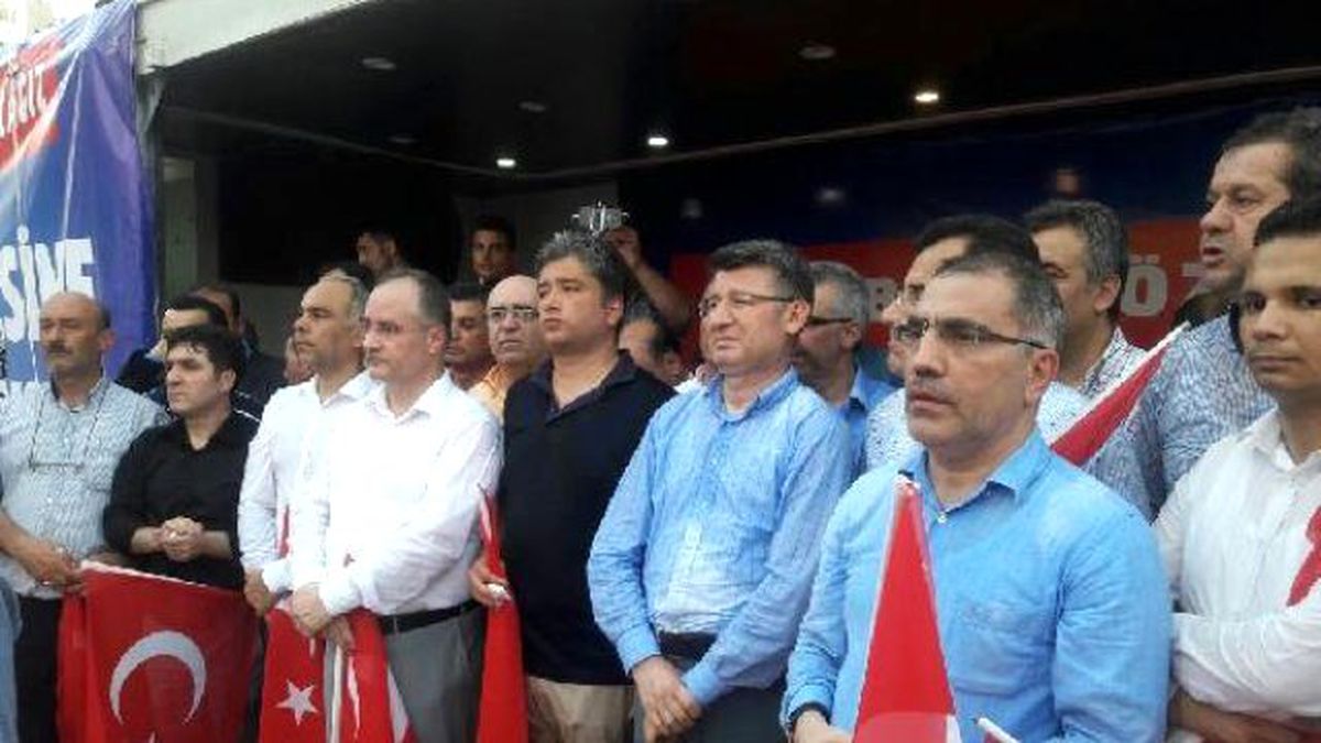 Adana\'da Darbe Protestosu