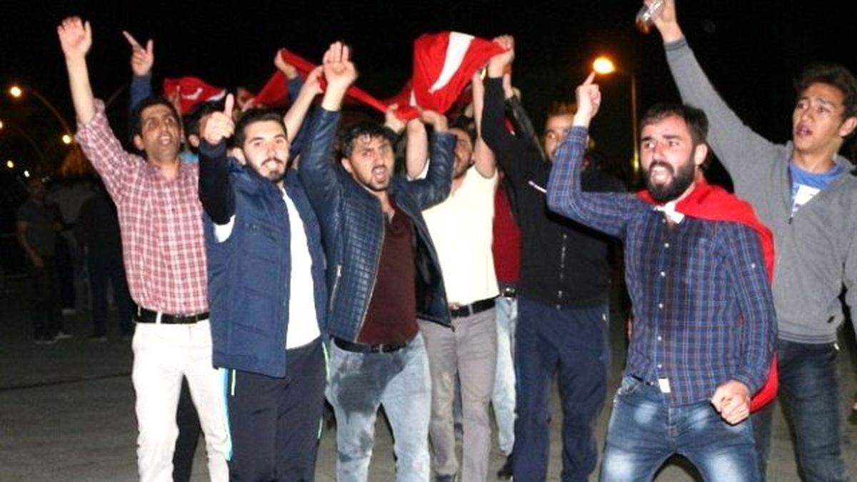 Ağrı Yurt Ay Der\'den Darbe Girişimine Tepki