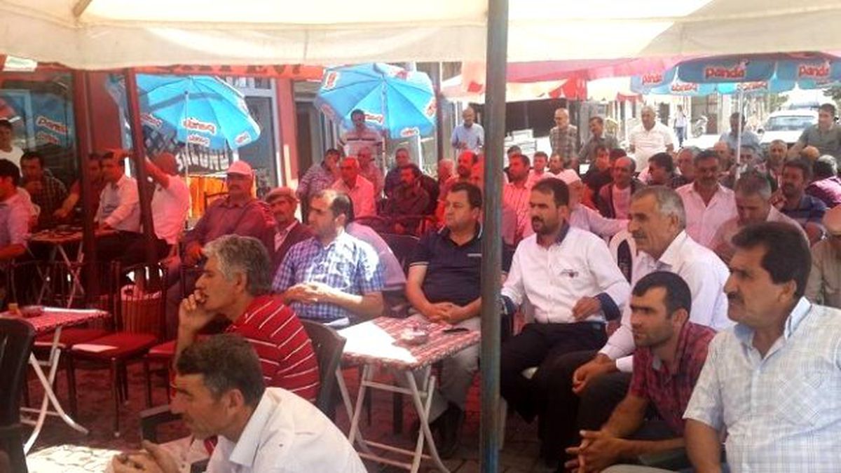 Ahlat\'ta Demokrasi Nöbeti Devam Ediyor