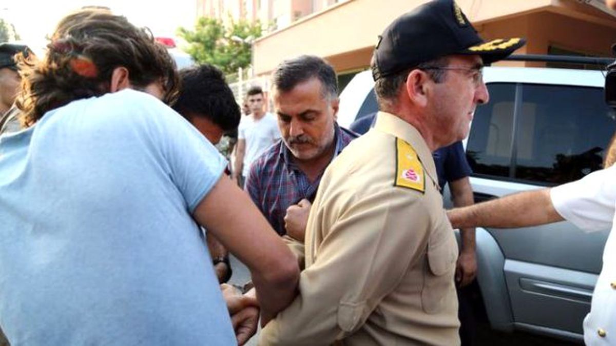 Akdeniz Bölge Garnizon Komutanı Böyle Gözaltına Alındı