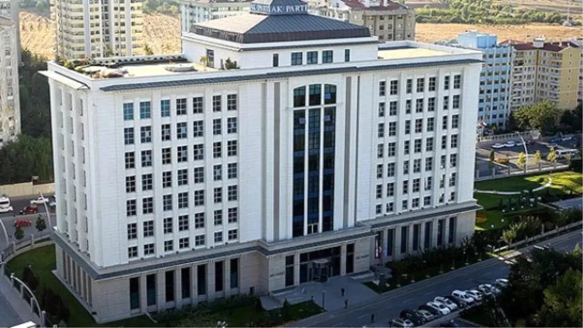 AK Parti Genel Merkezi'ne Helikopterden Ateş Açıldı: Ölü ve Yaralılar Var