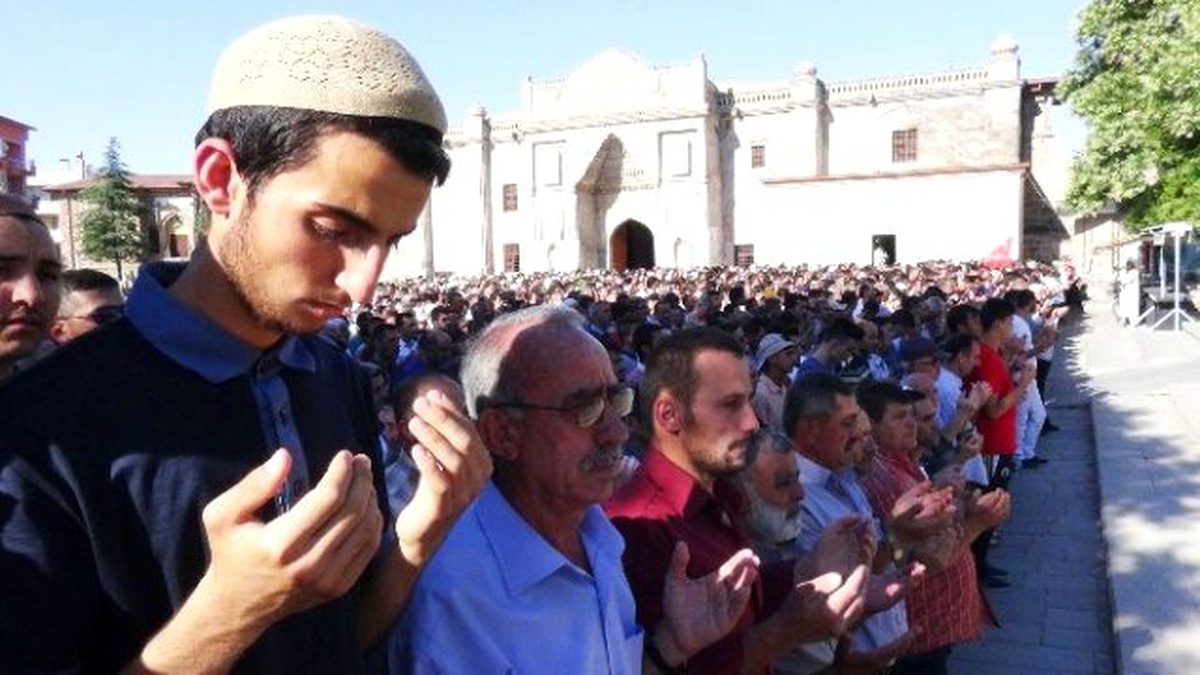 Aksaray\'da Şehitler İçin Gıyabi Cenaze Namazı Kılındı