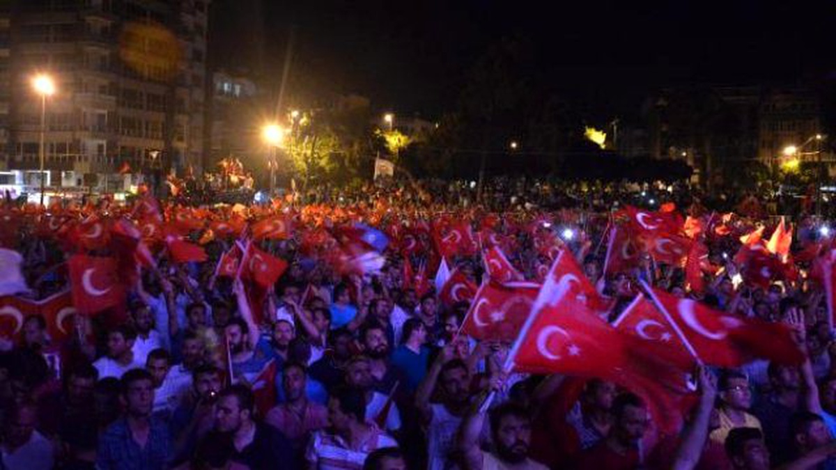 Antalya\'da Tüm Polisler Göreve Çağrıldı (6)