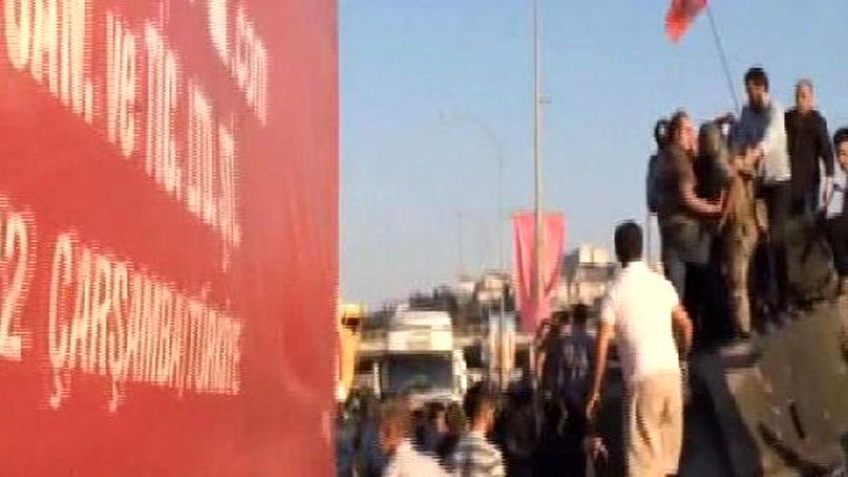 Askere Linç Girişimini Polis Önledi