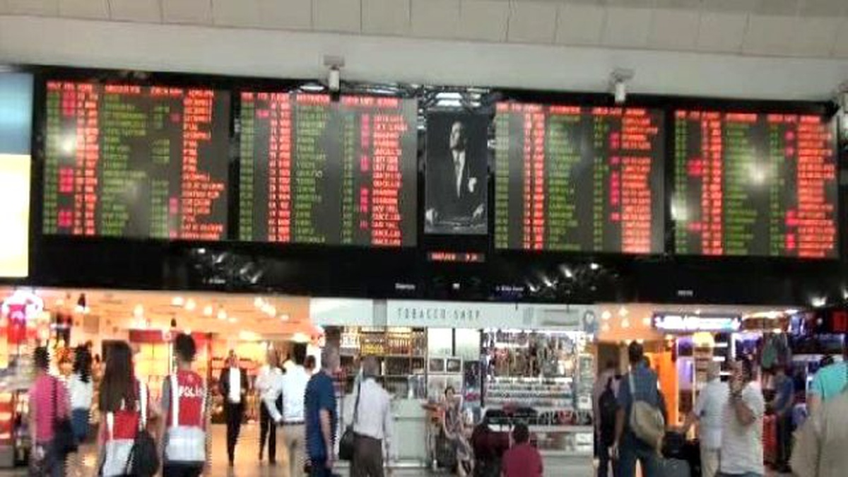 Atatürk Havalimanı\'nda Uçuşlar Normale Dönmeye Başlıyor