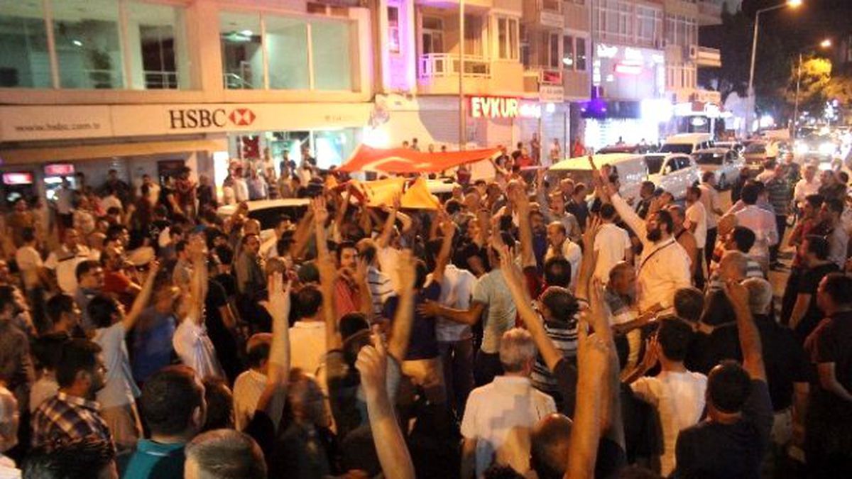 Aydın\'da Halk Sokağa Döküldü