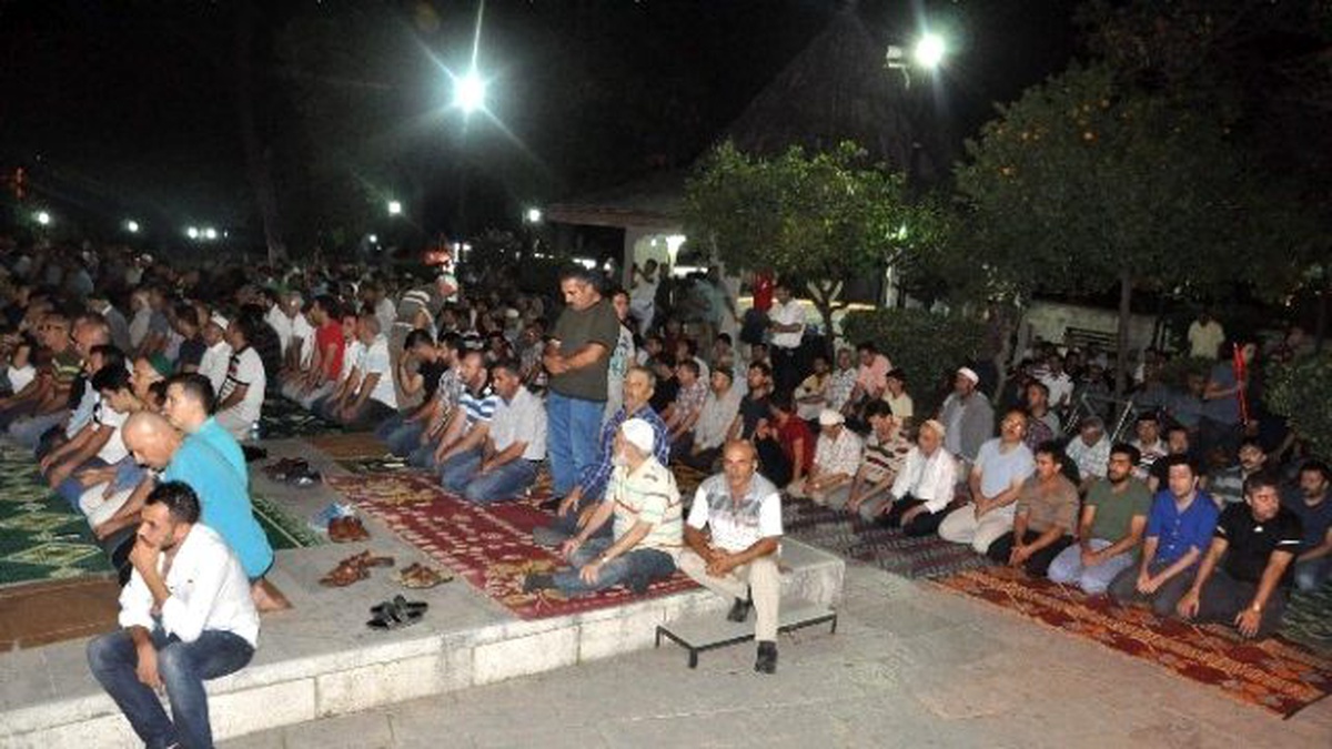 Aydın\'da Sabah Namazında Camiler Doldu Taştı