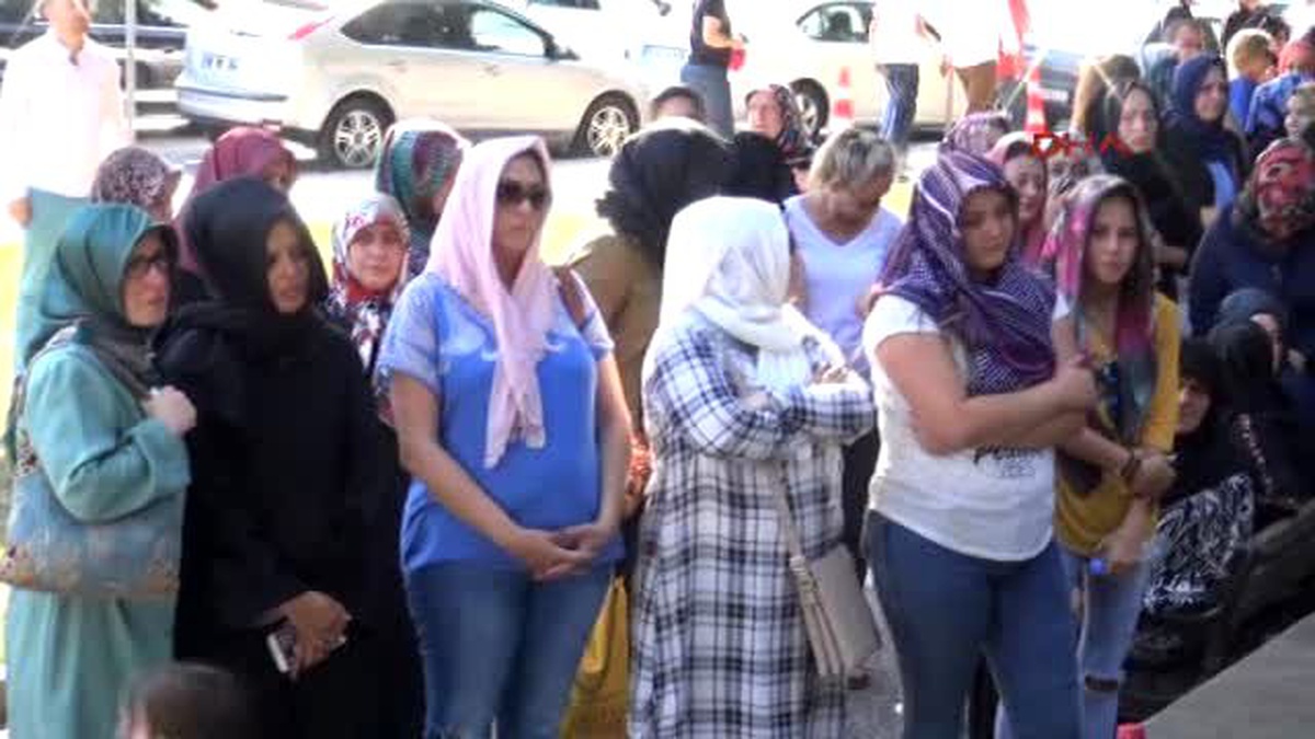 Balıkesir Darbe Protestosunda Kalbine Yenilen İşadamı Toprağa Verildi
