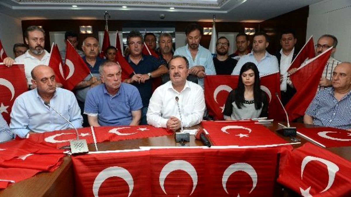Başkan Özer: "Millet Darbecilere Geçit Vermemiştir"