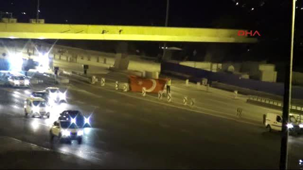 Boğaziçi Köprüsüne Yürüyüşte Ateş Açıldı