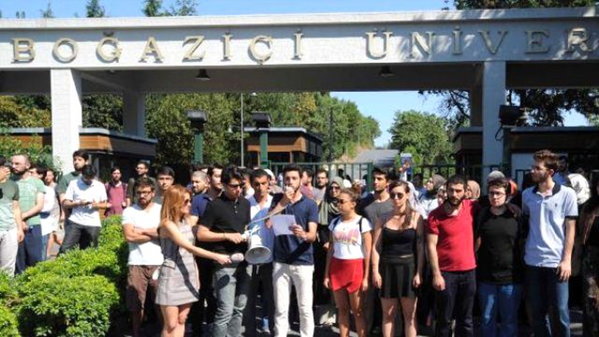 Boğaziçi Üniversitesi Öğrencilerinden Demokrasiye Destek