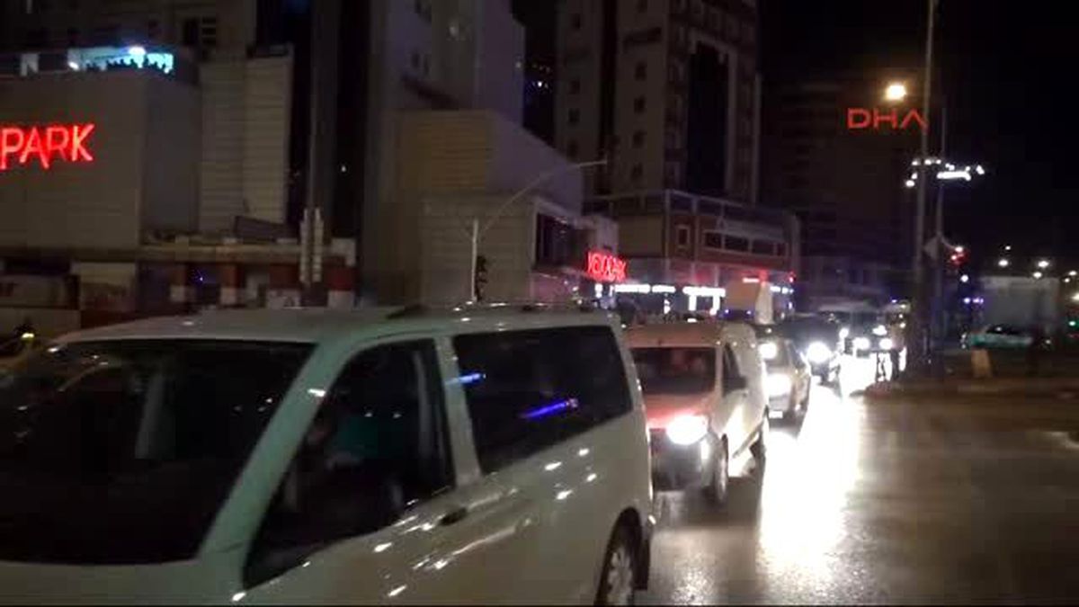 Bursa\'da Binlerce Kişi Sokağa Döküldü