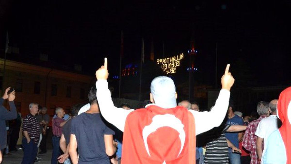 Darbe Girişimine Karşı Camilerden \'Birlik\' Çağrısı