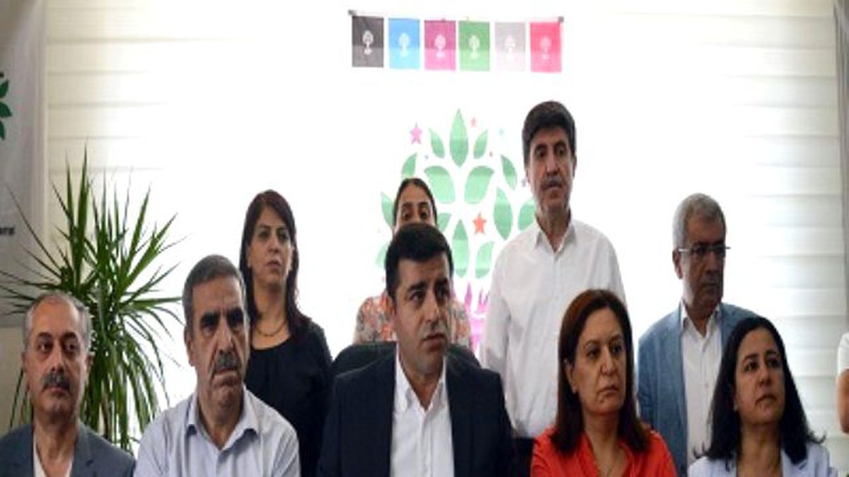 Demirtaş\'tan \'Darbe Girişimine\' Tepki