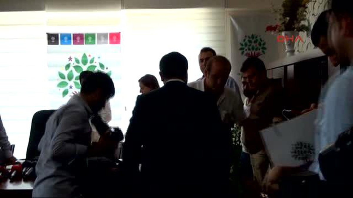 Diyarbakır Demirtaş Demokrasinin Sokakta Olduğu Darbe Girişimiyle Bir Kez Daha Teyit Edildi-1