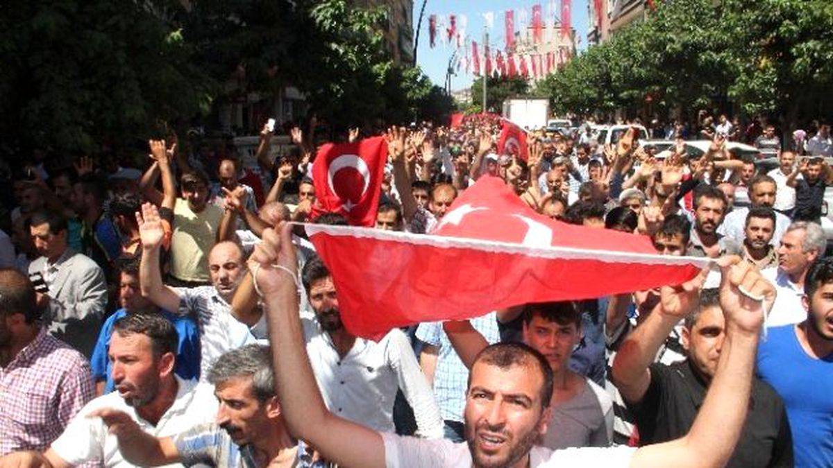 Elazığ\'da Darbe Girişimine Tepki