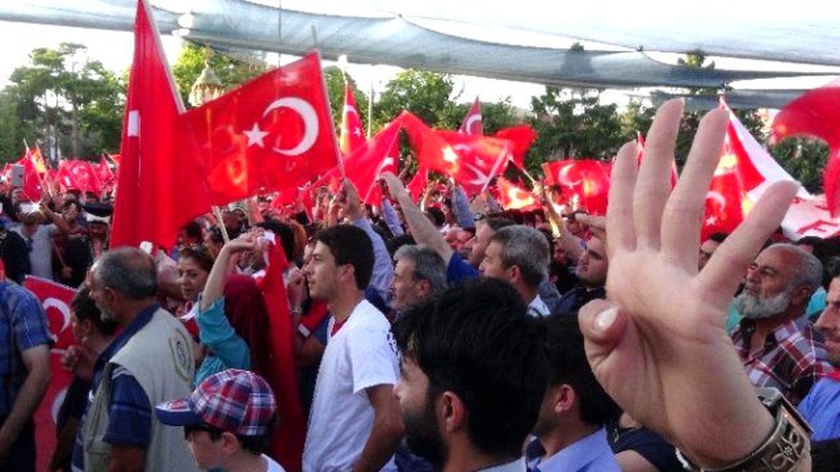 Erzincan Halkı Darbenin Püskürtülmesini Kutladı