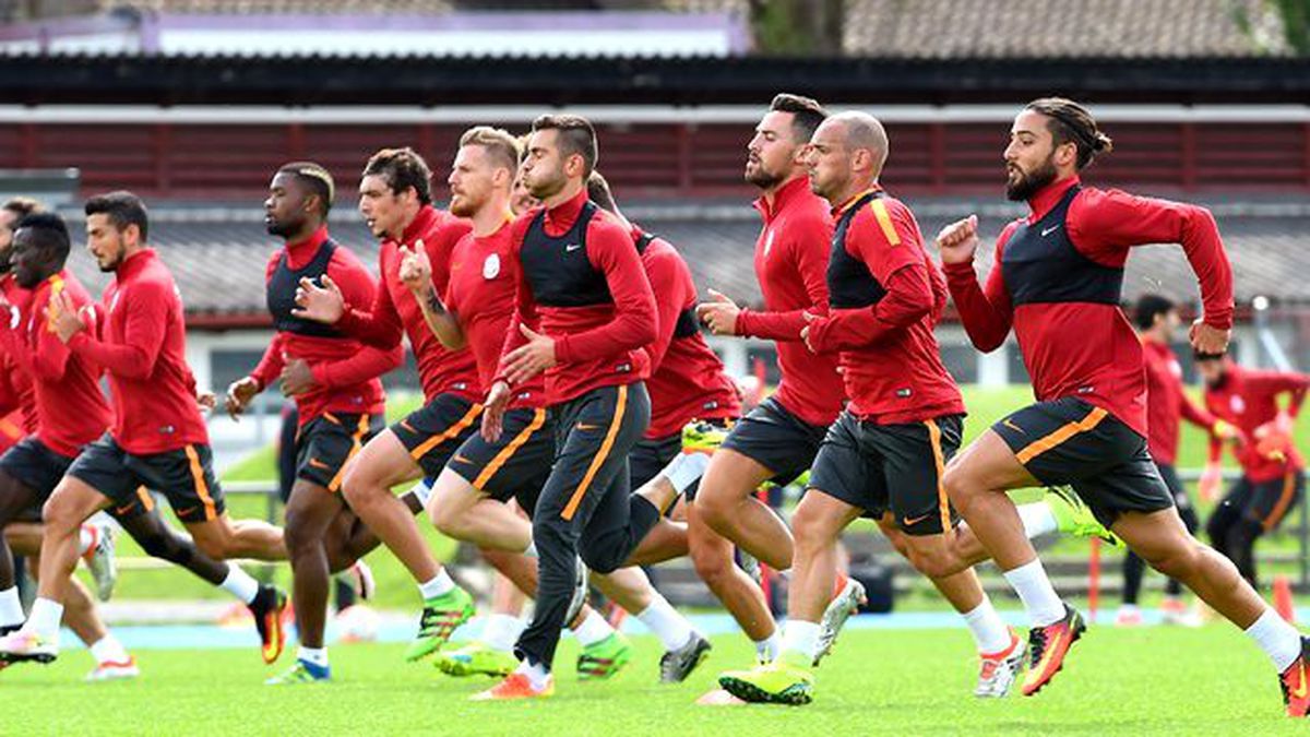 Galatasaray, İsviçre Kampına Devam Etme Kararı Aldı