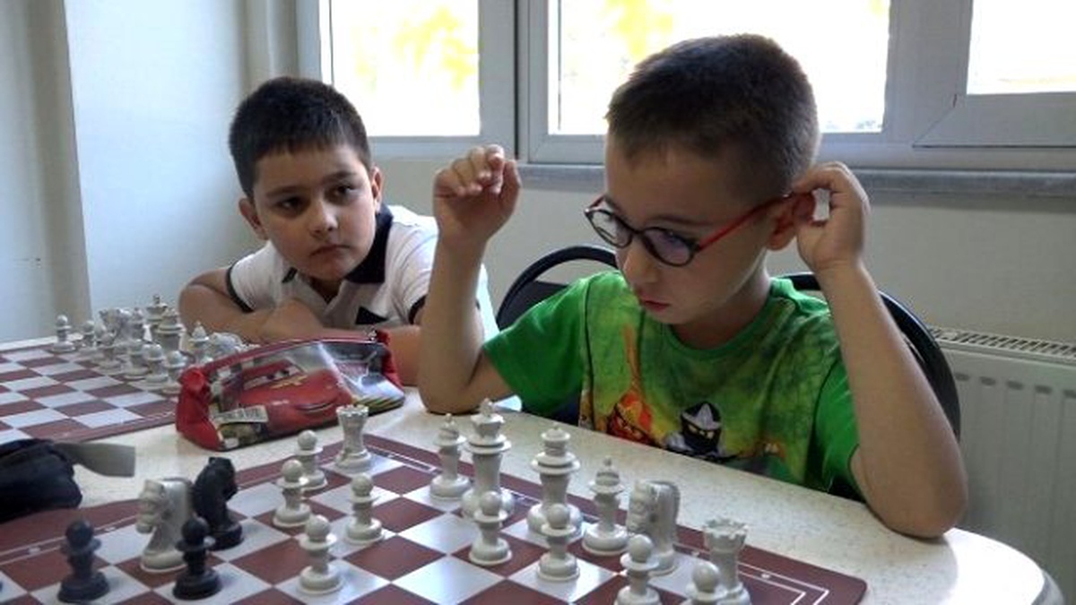 Gökmeydan Halk Merkezi\'nde Çocuklar İçin Satranç Kursu Açıldı