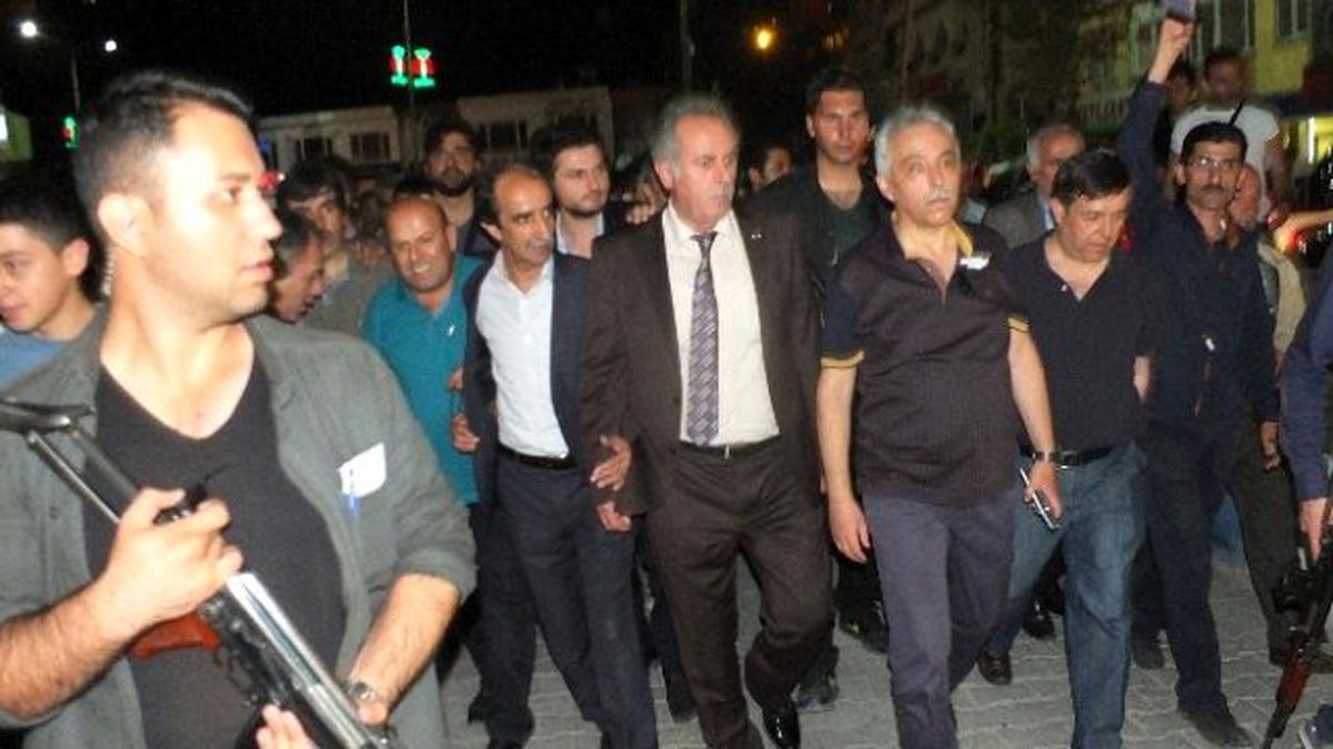 Hakkari\'de Darbe Protestosu
