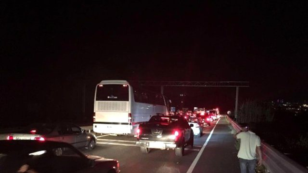 Halk Cumhurbaşkanı Erdoğan\'a Destek İçin Marmaris\'a Akın Etti