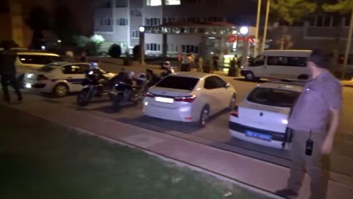 Karaman\'da Halk Darbe Girişimine Karşı Meydanlarda Toplandı
