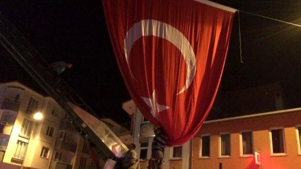 Kargı\'da Halk Darbeye Karşı Tek Yürek Oldu