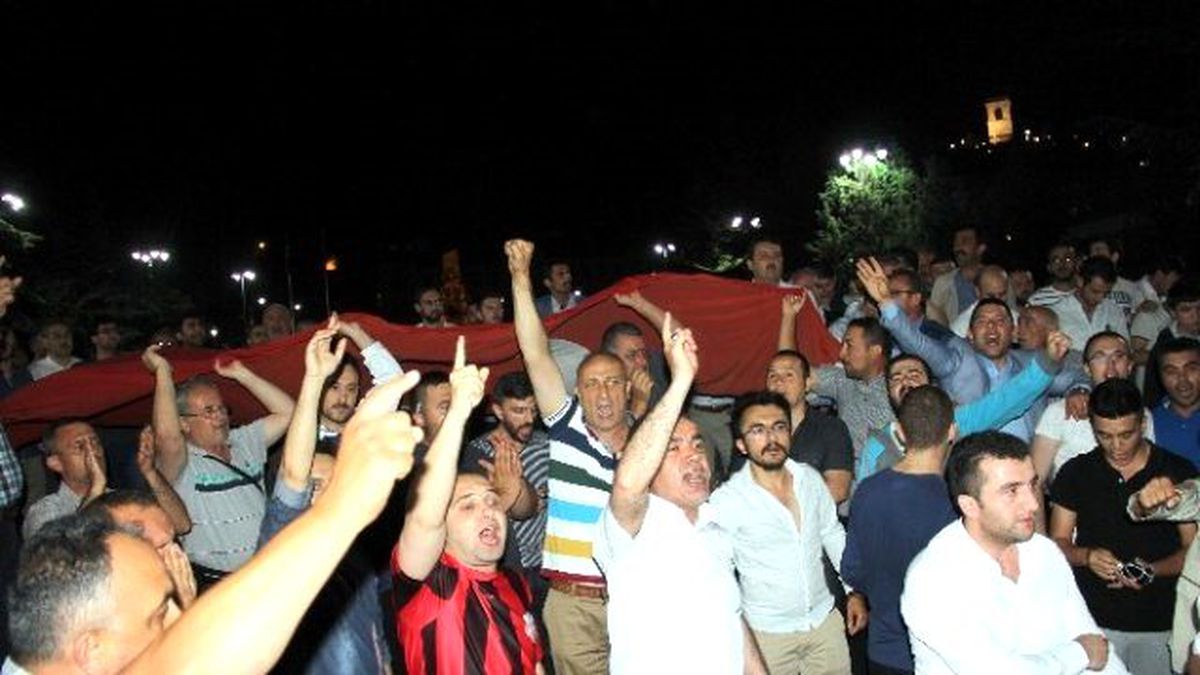 Kastamonu\'da Binlerce Vatandaş Sokağa Döküldü