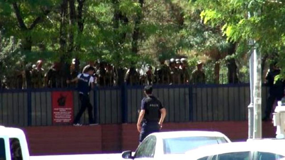 Malatya\'da 2. Ordu Karargahı\'nda Çatışma Sabaha Kadar Sürdü (2)
