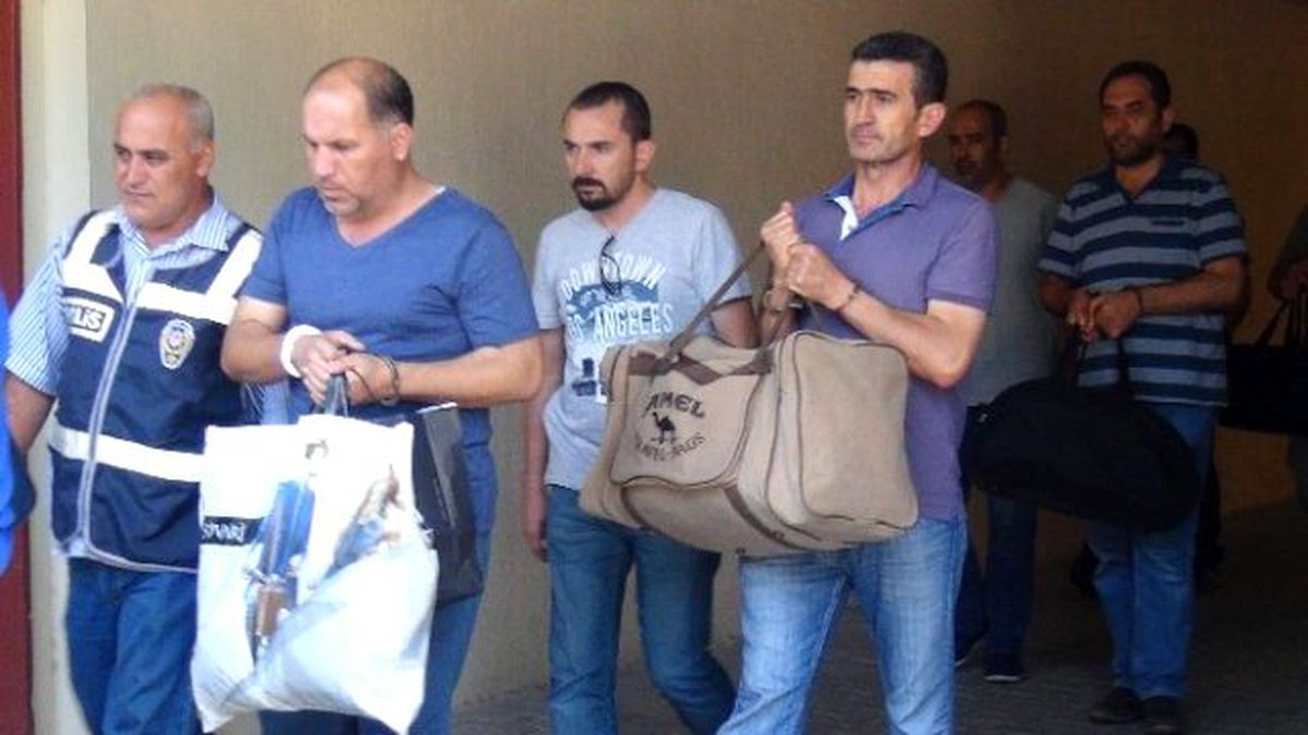 Manisa\'da Fetö\'cülere Darbe