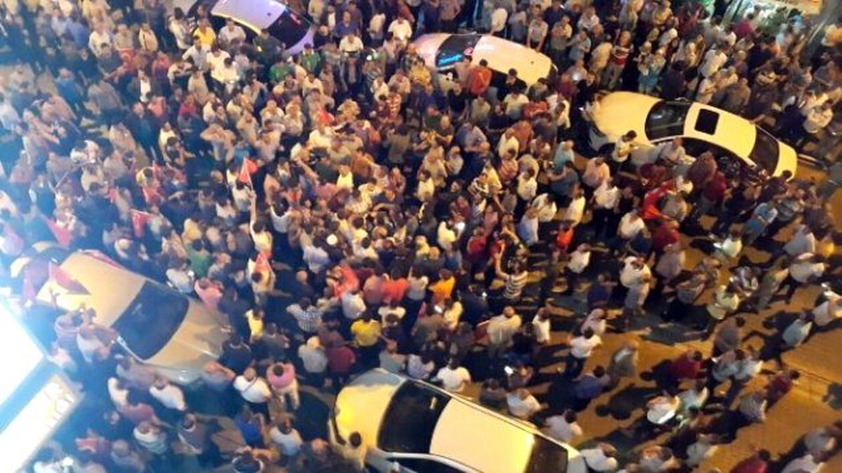 Nevşehir\'de Vatandaşlar AK Parti İl Başkanlığına Akın Etti