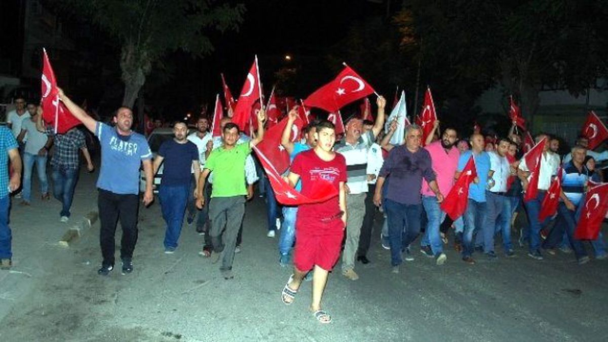 Salihli\'de Halk Sokakta