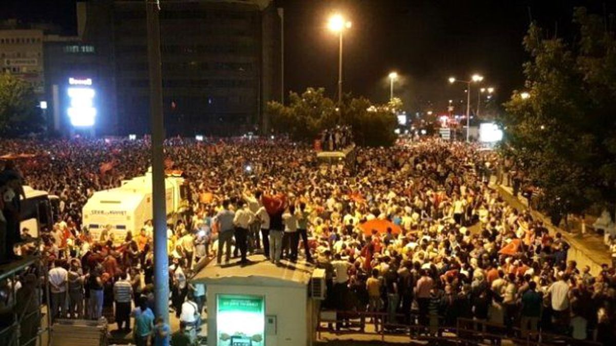 Samsun 2 Bakanla Meydanda Sabahladı