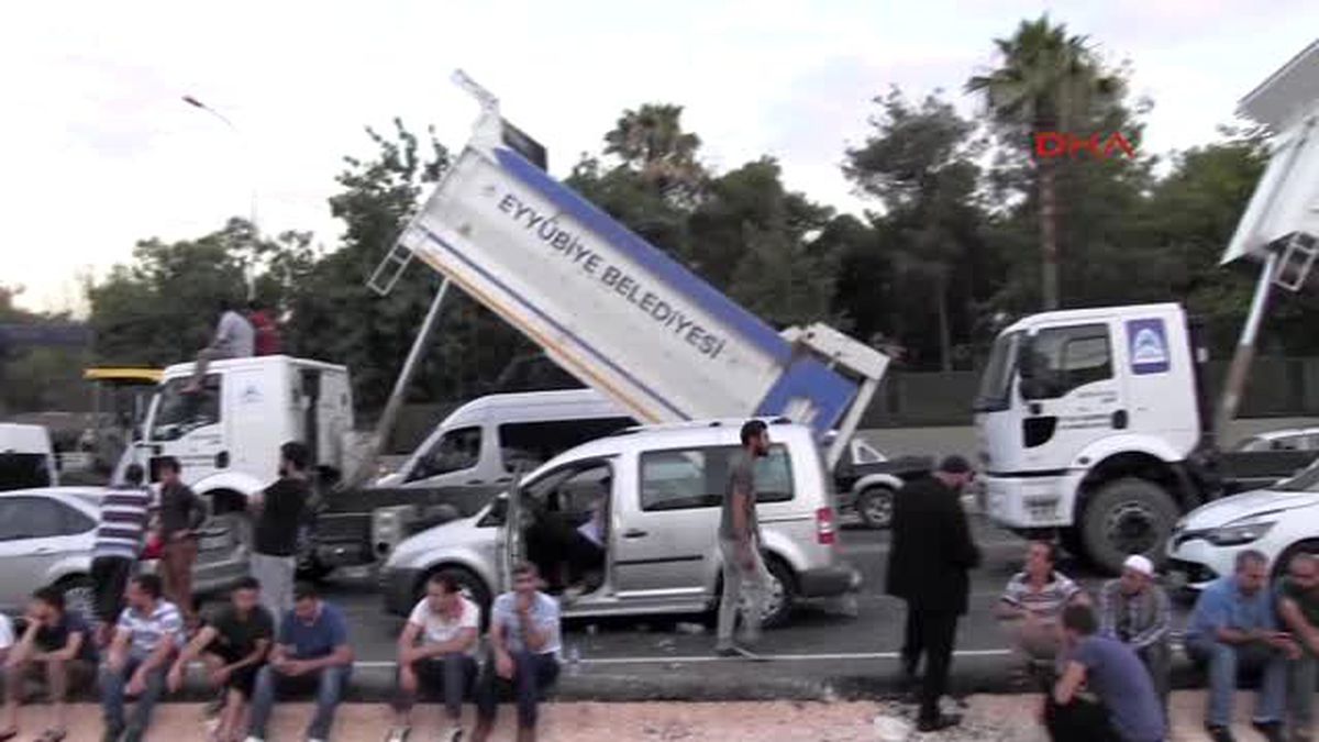 Şanlıurfa\'da Darbe Tepkisi Sürüyor