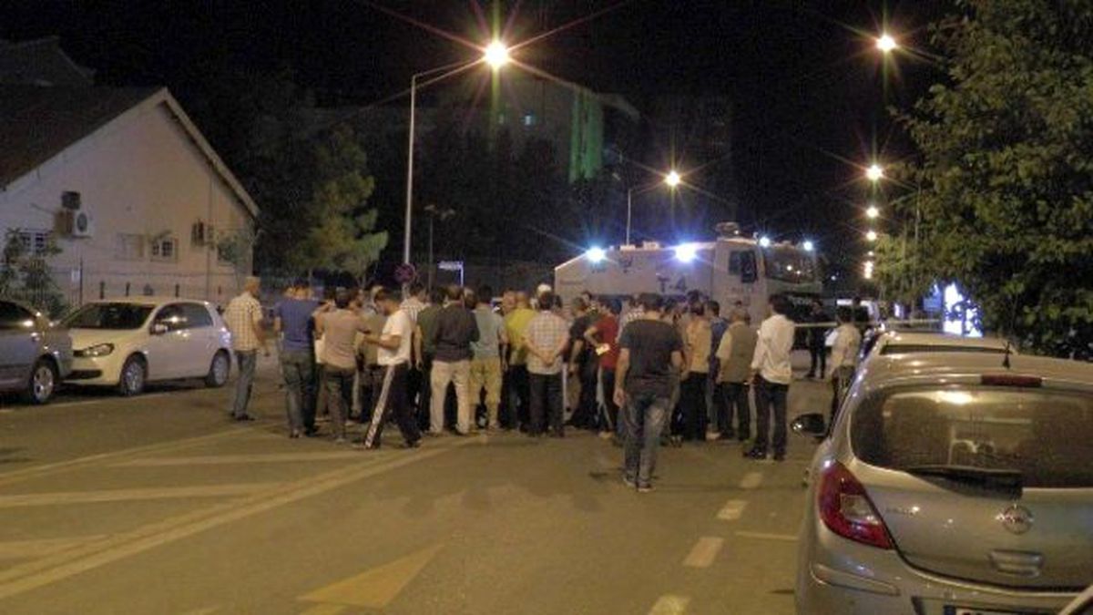 Şanlıurfa\'da Halk Sokaklara Döküldü