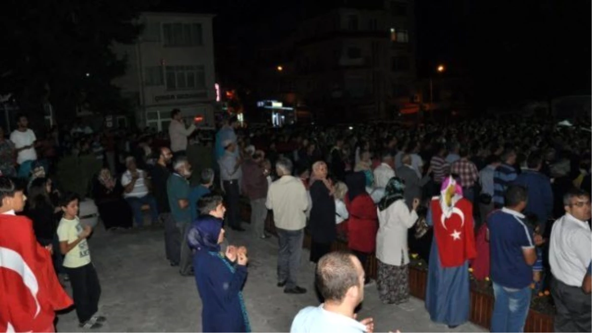 Simavlılar Darbe Girişimine Karşı Sokağa Döküldü