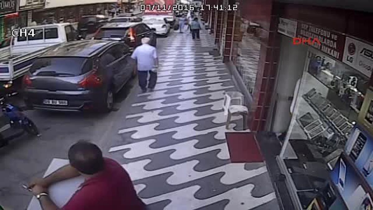 Söke - Eli Bıçaklı Madde Bağımlısının Yaşattığı Korku Kamerada