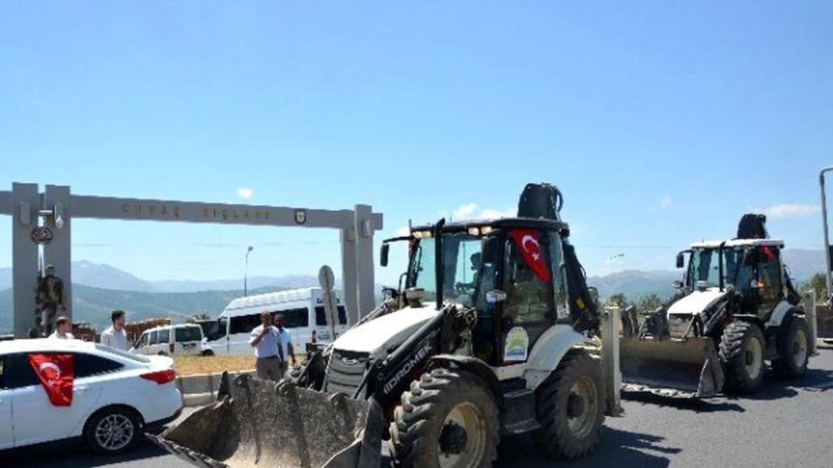 Tatvan Belediyesi İş Makineleriyle Nöbette