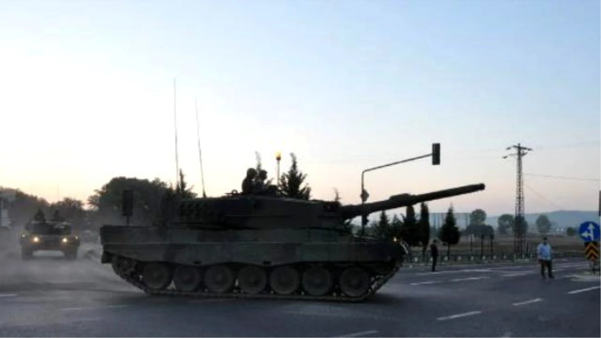 Tekirdağ\'dan 15 Tank İstanbul\'a Hareket Etti