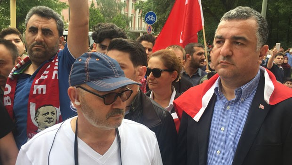 Türk Büyükelçiliğinin Önünden Dünyaya Çağrı
