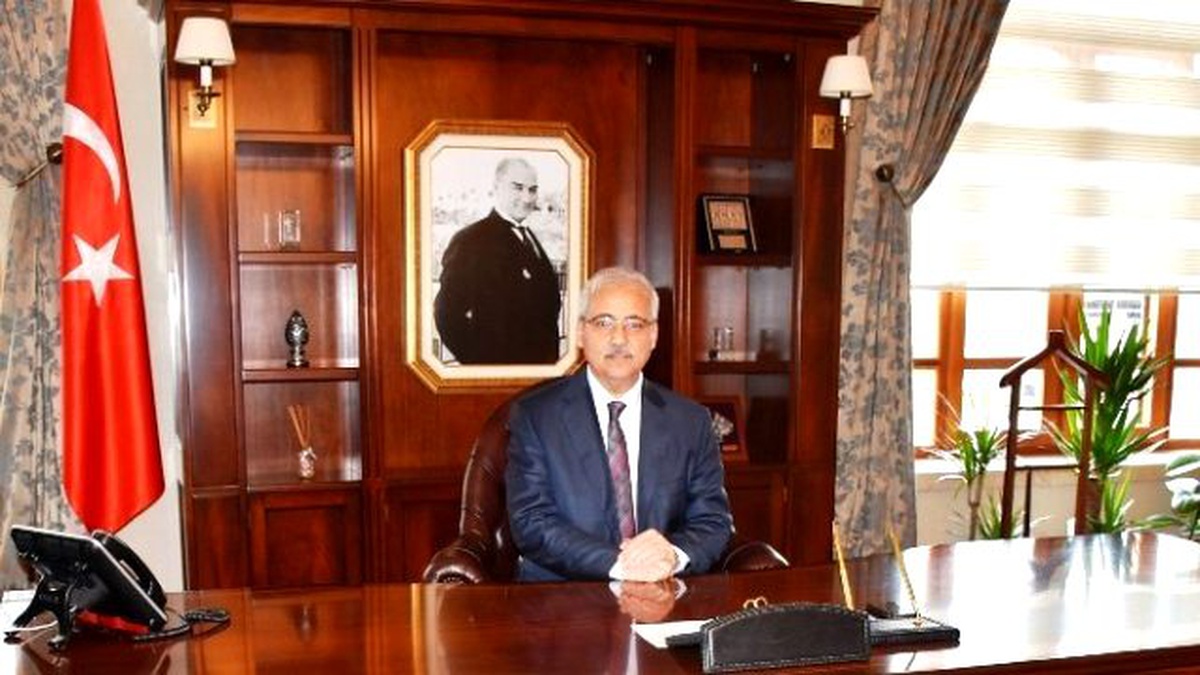 Vali Güvençer\'den Askeri Kalkışma Açıklaması