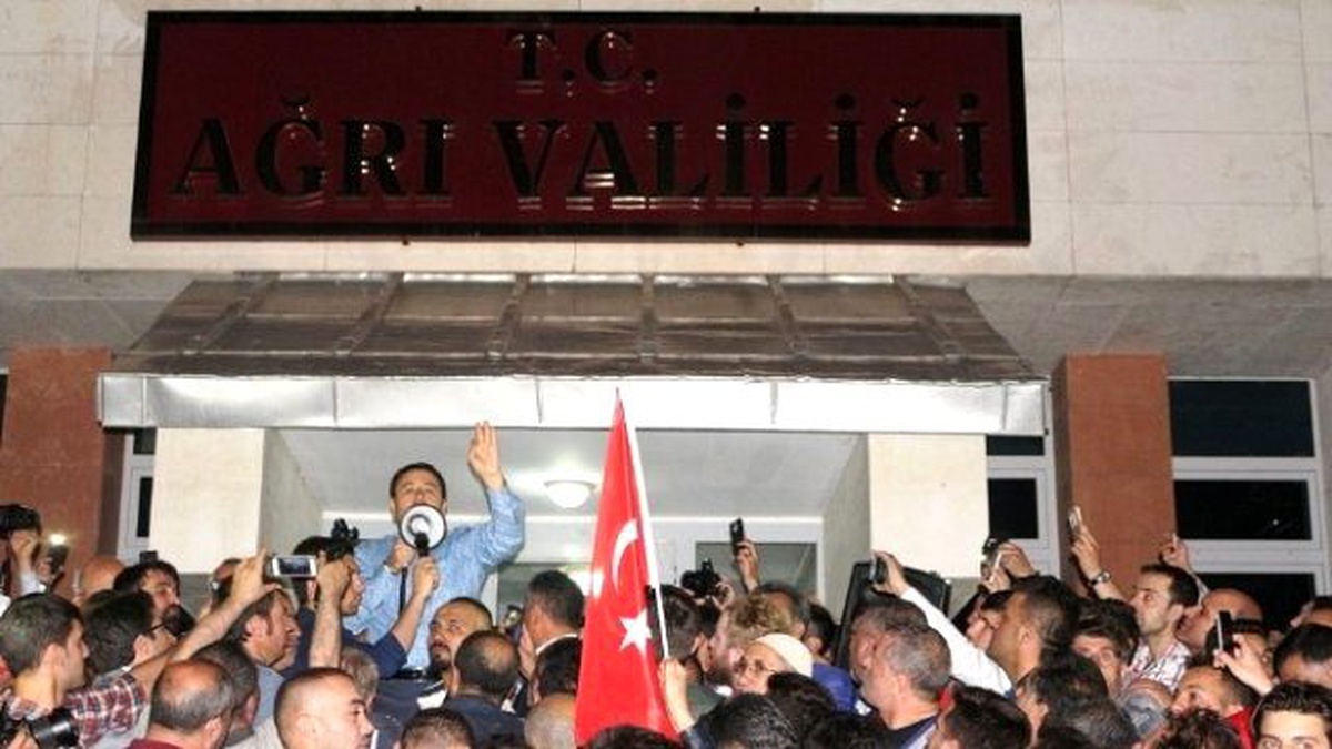 Vali Işın: "Pkk\'ya Boğun Eğmedik, Paralelcilere de Eğmeyiz"