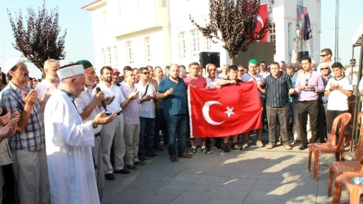 Yalova\'da Şehitler İçin Gıyabi Cenaze Namazı Kılındı