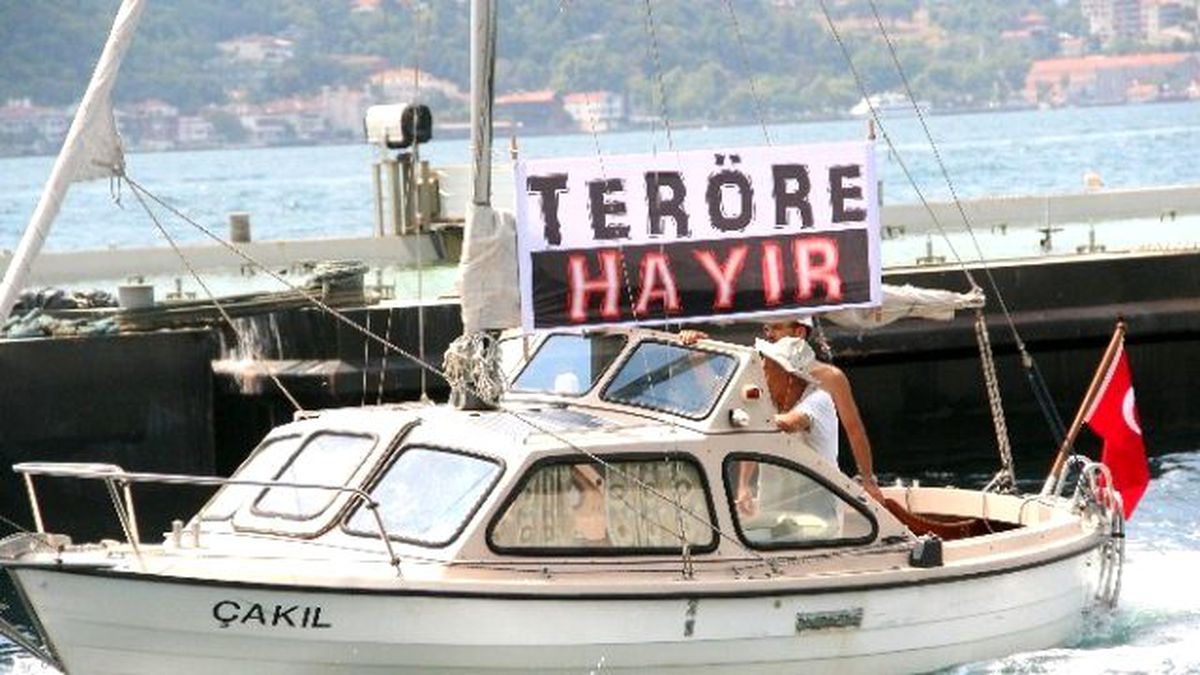 2 Bin 500 Tekne İstanbul Boğazı\'nda Terörü Lanetledi