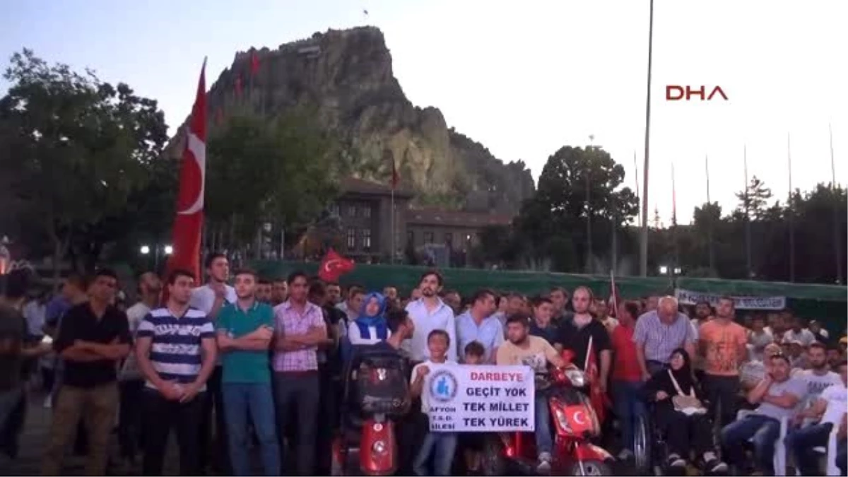 Afyonkarahisar\'da Darbe Girişimi Protesto Edildi