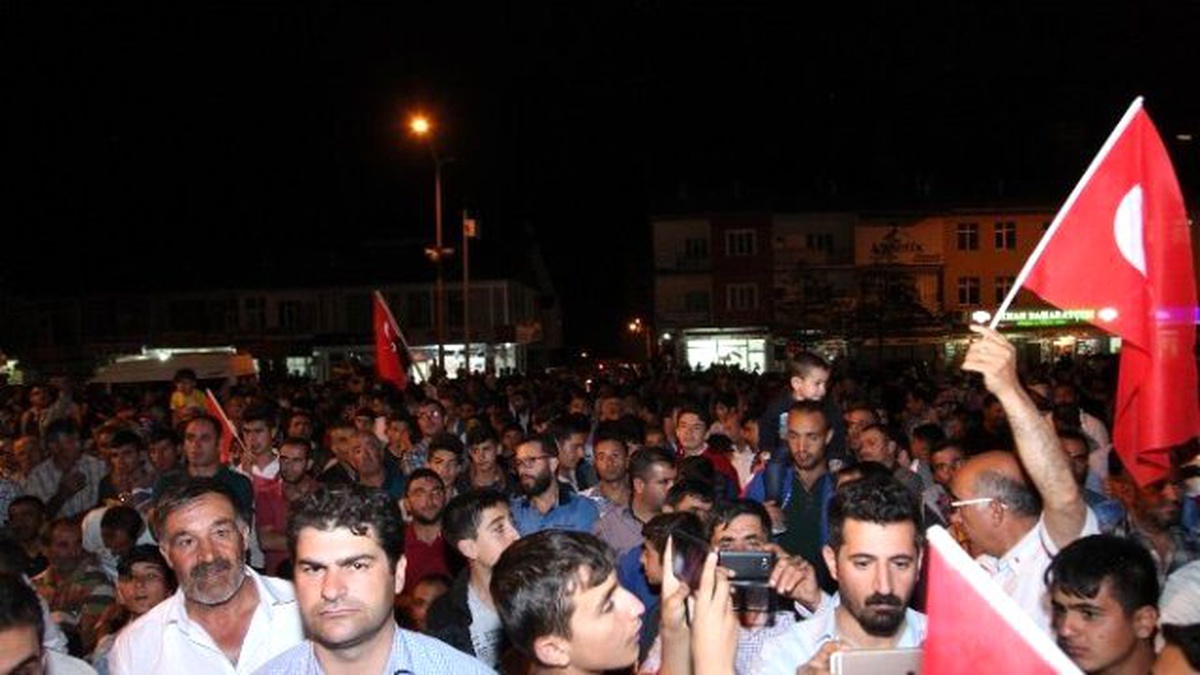 Ahlat\'ta 3 Gün Demokrasi Nöbeti Tutulacak