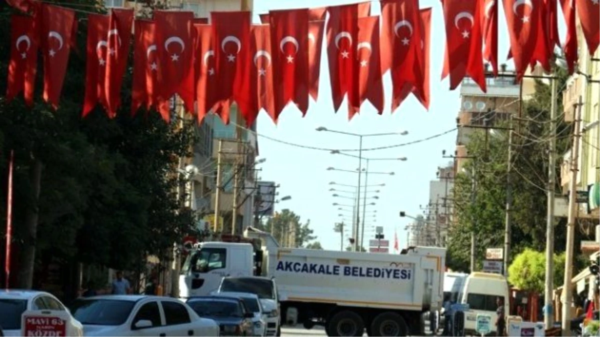 Akçakale Türk Bayrakları ile Donatıldı
