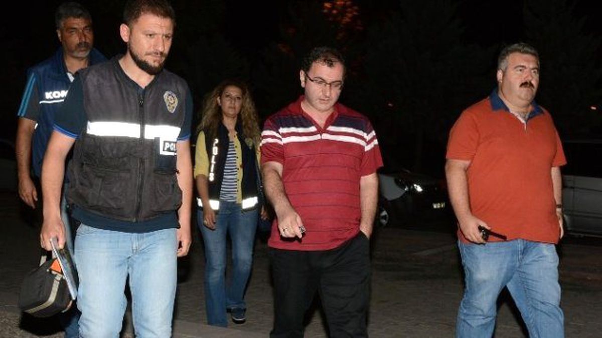 Aksaray\'da 18 Hakim ve Savcıya Fetö Operasyonu